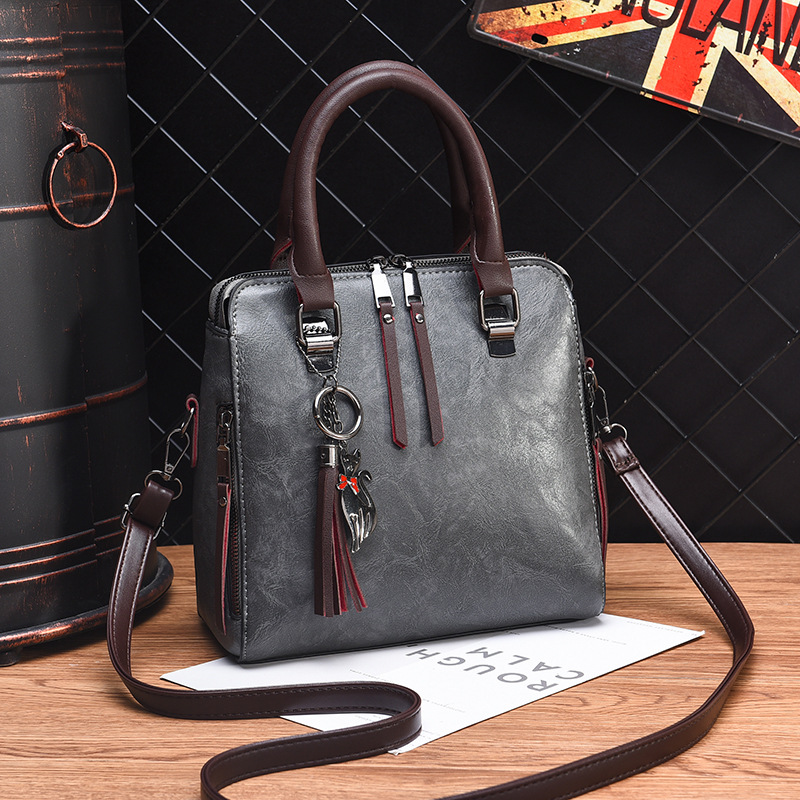 Shoulder messenger bag middle-aged handbag for women